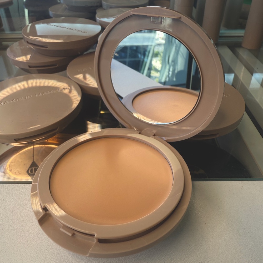 No Makeuo Makeup - Almond Foundation